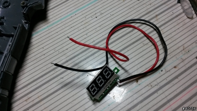 Durofix車王8V電動起子~~更換電池與電壓表 [DIY]