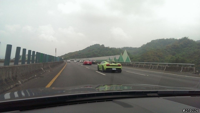 國3北上南投草屯遇到的豪華新娘車隊陣容