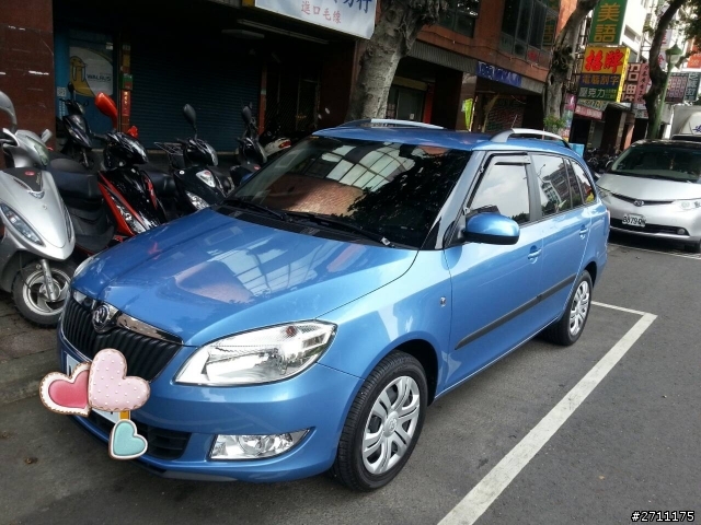 新車車~fabia combi  (丹寧藍?!湛藍?!)
