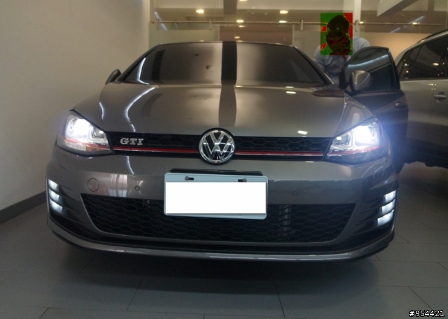 [女王熱血通勤車]Golf 7 GTI萊姆灰