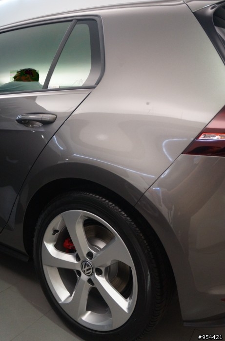 [女王熱血通勤車]Golf 7 GTI萊姆灰