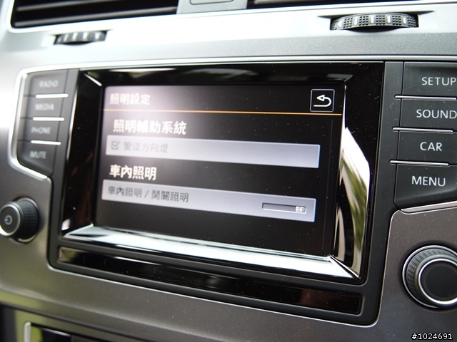14年MK7  GOLF 1.6TDI 萊姆灰 代開箱! (附與12年MK6 1.6 TDI珍珠藍之小比較)