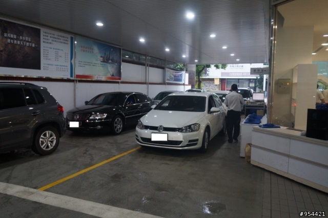 [女王熱血通勤車]Golf 7 GTI萊姆灰