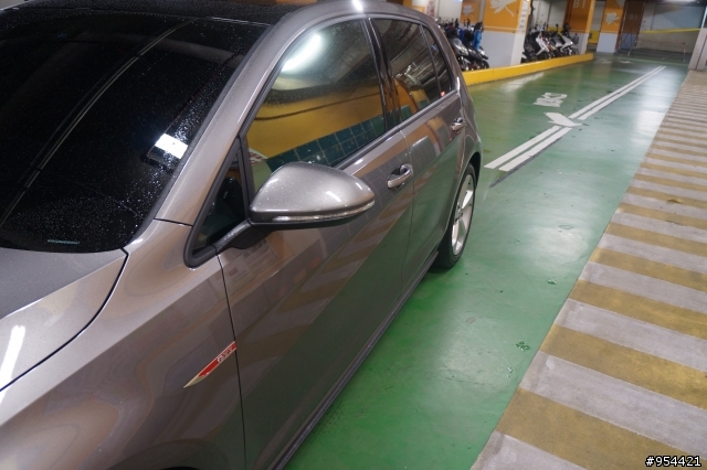 [女王熱血通勤車]Golf 7 GTI萊姆灰
