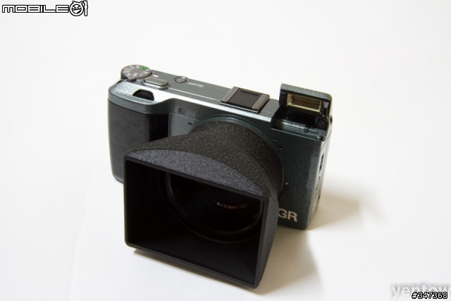 女王批淮，入手隨身機 RICOH GR Limited Edition