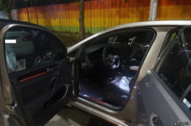 [女王熱血通勤車]Golf 7 GTI萊姆灰