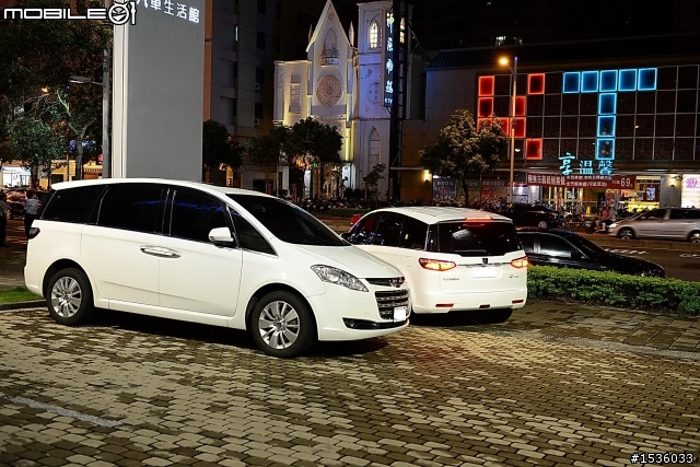 白色我朋友的M7 Turbo、白色我的MPV，一樣愛的最大分母！