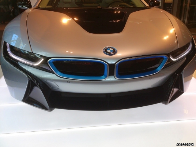 BMW i8