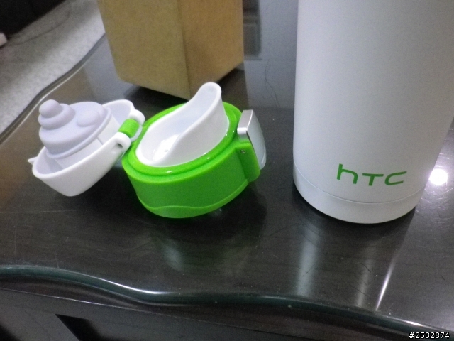 2014 (103) htc 股東會贈品