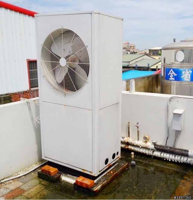 家裡樓頂的水冷冷氣壞了，不知道是哪個廠牌的？