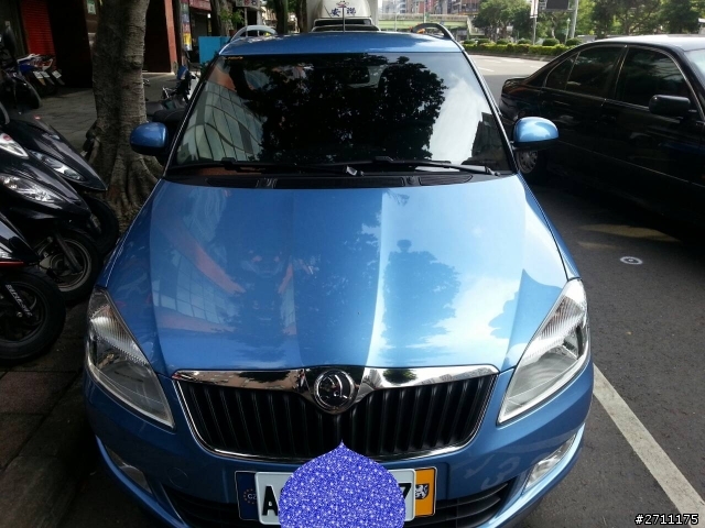 新車車~fabia combi  (丹寧藍?!湛藍?!)