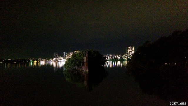 M8雪梨漂浮森林夜景