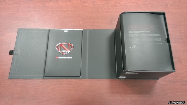 Monster NCredible NPulse 鼓起勇氣(?)開箱~~