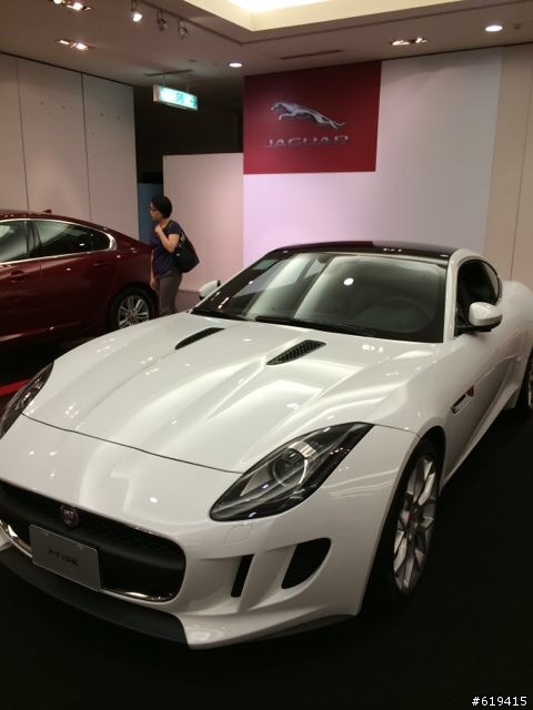 相當美的F-type