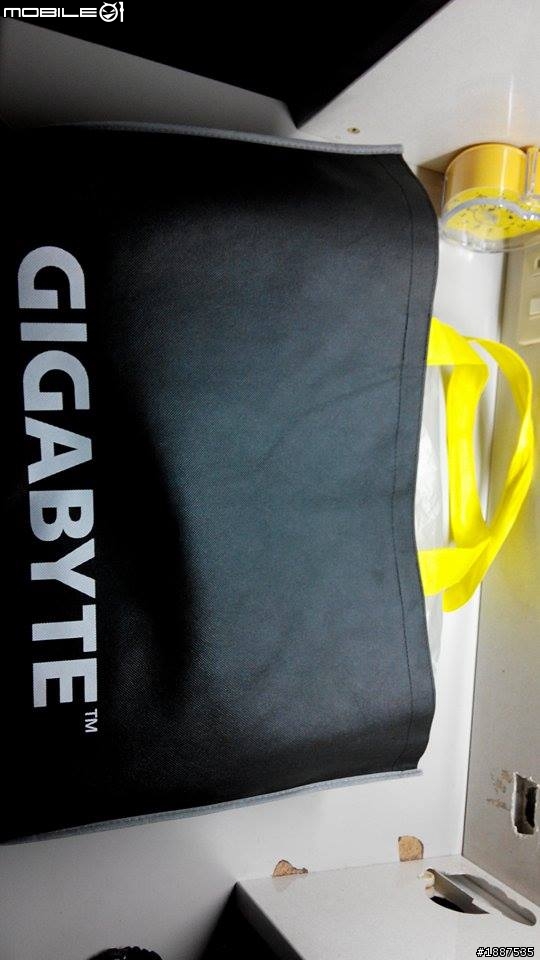 GIGABYTE P15F v2 開箱文