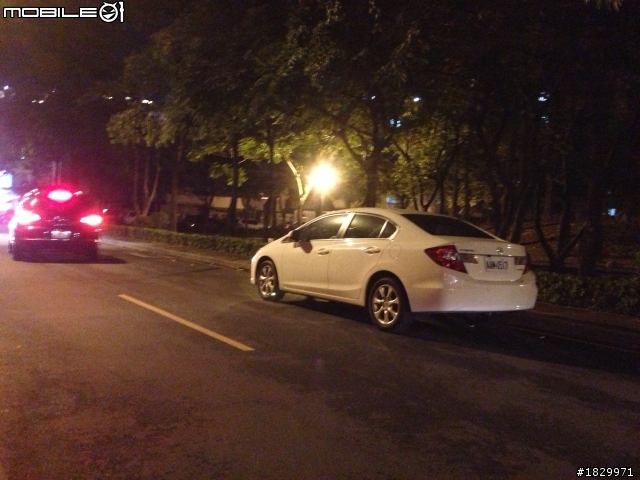 放任毛小孩隨地解放+違規停車[抱怨文]