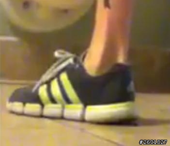 adidas 鞋款