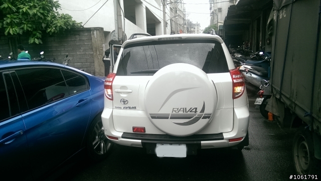 窄路會車~我靜止,對方擦撞到我的車,如何判定?