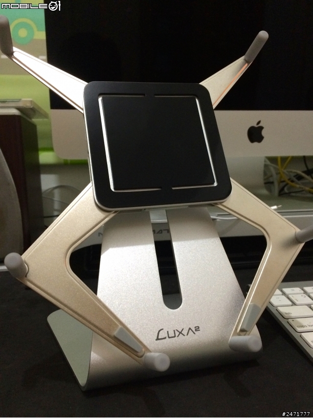 [開箱]Luxa2-iPad/iPhone支架不專業開箱from+ScourPad+