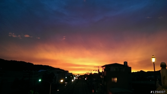 颱風來臨   火燒雲 分享~~~  大樓