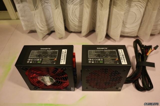 技嘉科技-白金電源供應器SUMO白金牌電源開箱...XD