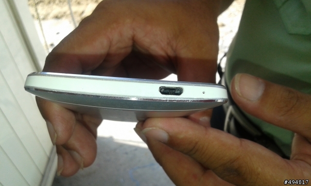 HTC New one (m7) 傳輸線及micro usb連接埠燒毀了