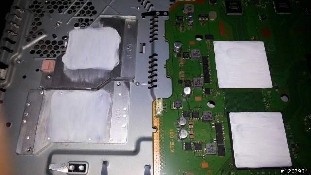 你的PS3薄機主動換散熱膏了沒? 還沒換的請參考這篇薄機換膏分享(有圖)