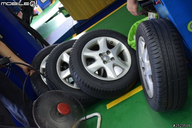 MICHELIN Energy Saver PLUS 米其林的好 2004年式  ALTIS 試了才知道 195/60 R15