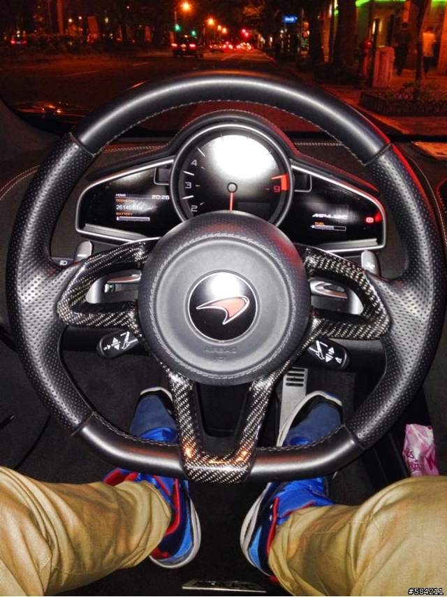 鐵灰色 McLaren MP4-12C 開箱