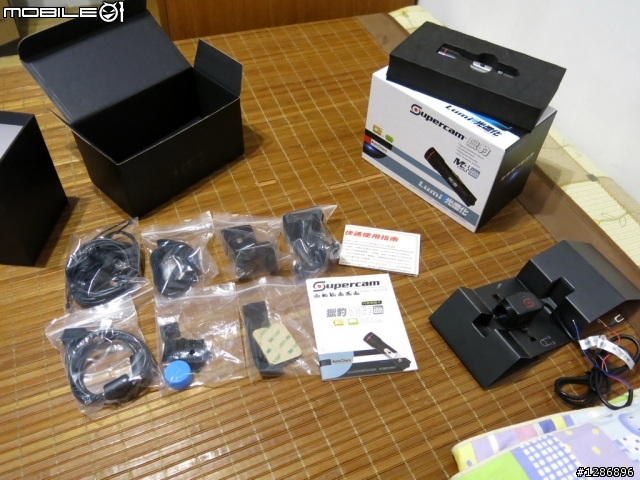 [ 開箱 ] 獵豹 M4 Lumi 光進化大光圈 行車紀錄器 [補夜拍畫面]