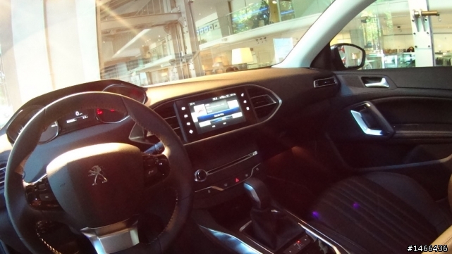 新Peugeot 308實車照