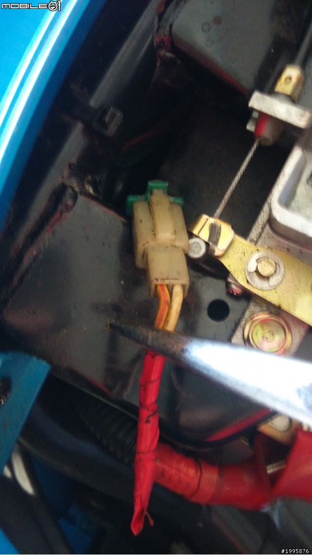 <分享>FT6車箱加裝USB充電器&LED燈