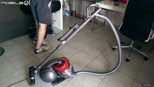 [開箱]Dyson DC52 無袋無濾網式吸塵器