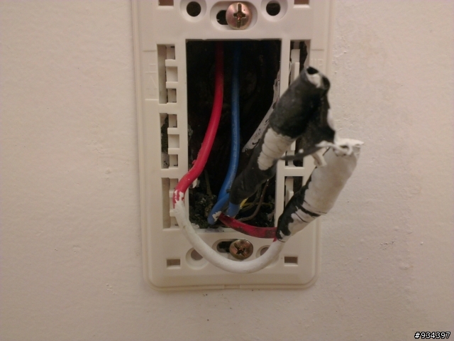 電線座漏水問題