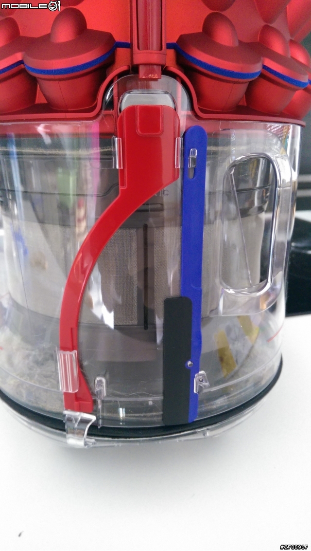 [開箱]Dyson DC52 無袋無濾網式吸塵器