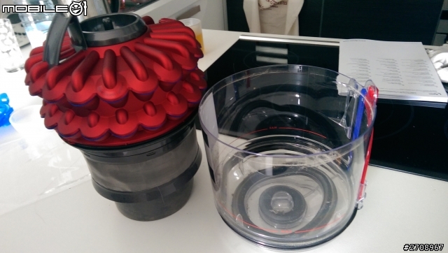 [開箱]Dyson DC52 無袋無濾網式吸塵器