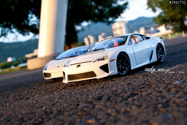 【寫真】東西洋會師─Lexus LFA vs. Lamborghini Gallardo Superleggera 1:18