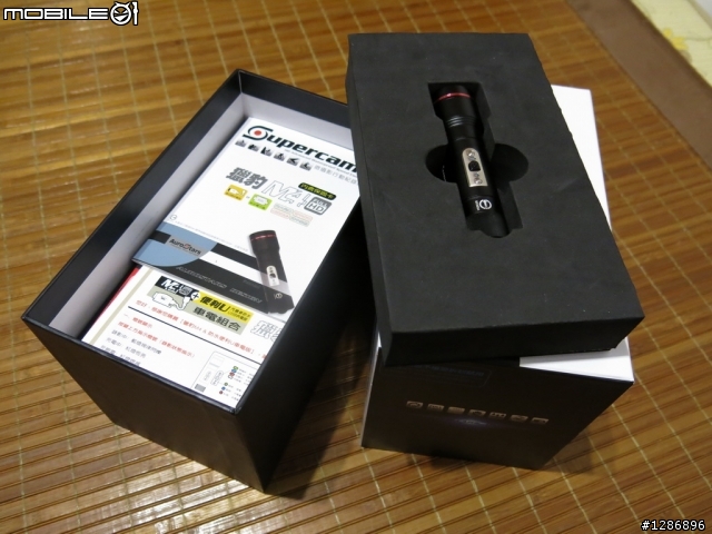 [ 開箱 ] 獵豹 M4 Lumi 光進化大光圈 行車紀錄器 [補夜拍畫面]