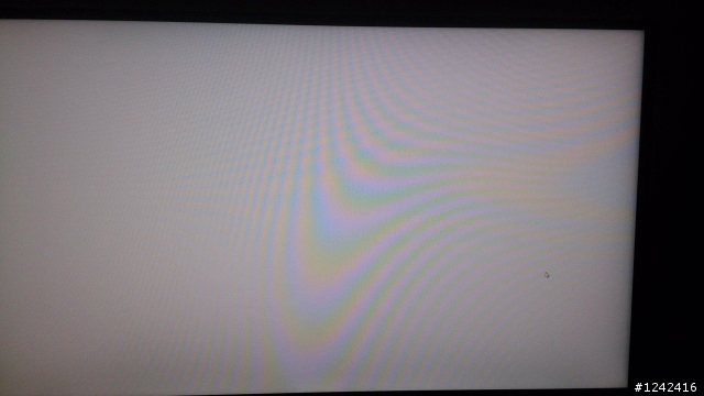 S24D590PL  背光分佈不均???