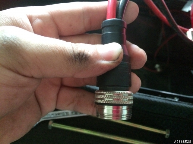 這電池接頭是什麼接頭型號呢？能承受4300w嗎？(以查到規格了）