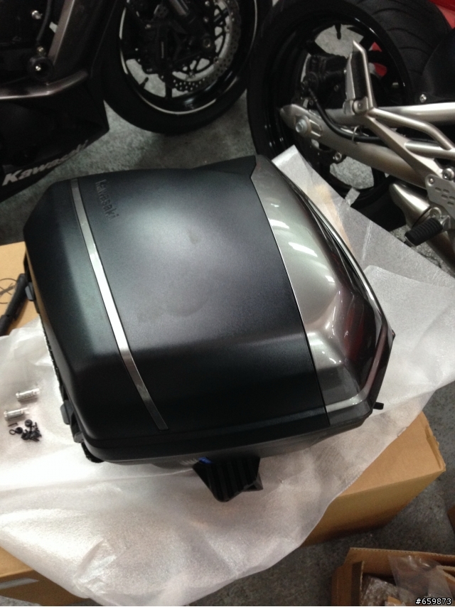 z1000側箱上身啦!