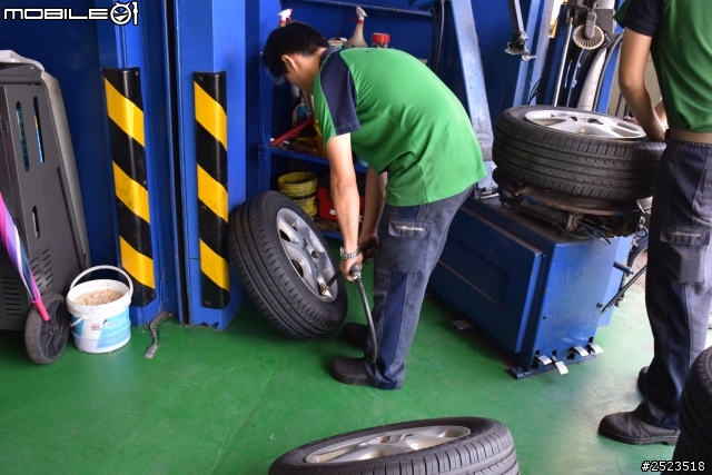 MICHELIN Energy Saver PLUS 米其林的好 2004年式  ALTIS 試了才知道 195/60 R15