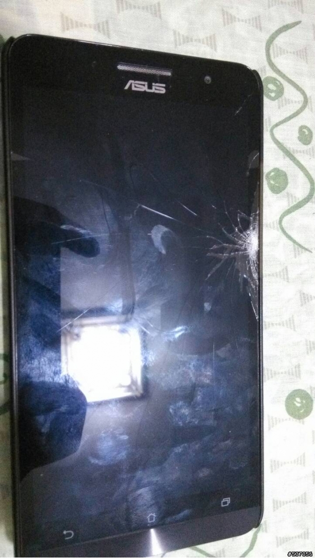 有人有換過 zenfone6 外銀幕嗎?.....