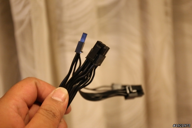 技嘉科技-白金電源供應器SUMO白金牌電源開箱...XD