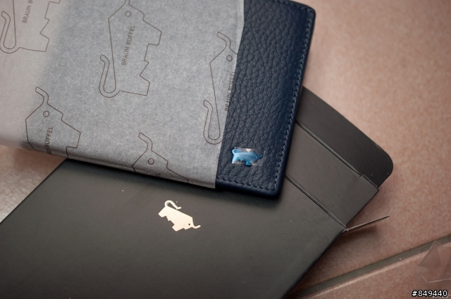 [開箱] Braun Buffel 德國小金牛 史塔克系列 十卡短夾 - 海軍藍