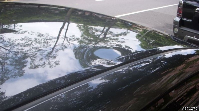 汽車在車道行進間疑似遭校園內種植的菠蘿蜜砸傷車頂之疑惑