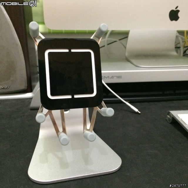 [開箱]Luxa2-iPad/iPhone支架不專業開箱from+ScourPad+