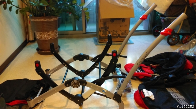 [開箱] 美國Kolcraft Contours Optima Tandem 雙人手推車