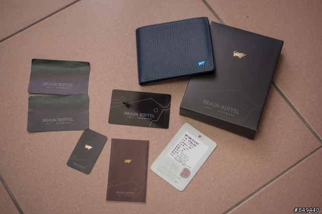 [開箱] Braun Buffel 德國小金牛 史塔克系列 十卡短夾 - 海軍藍