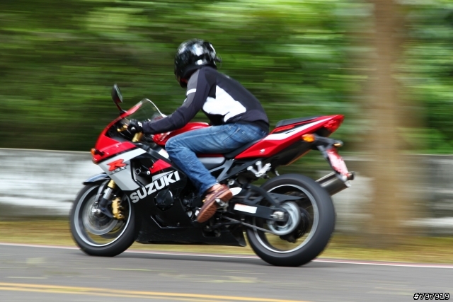 SHOEI Z-7 素黑色不專業開箱&使用心得